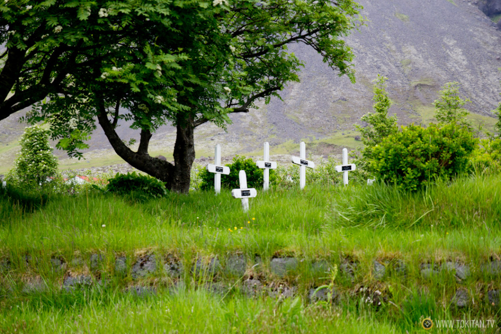 iglesias_turba_islandia_hofskirkja-tradicional-antigua-casas-arboles