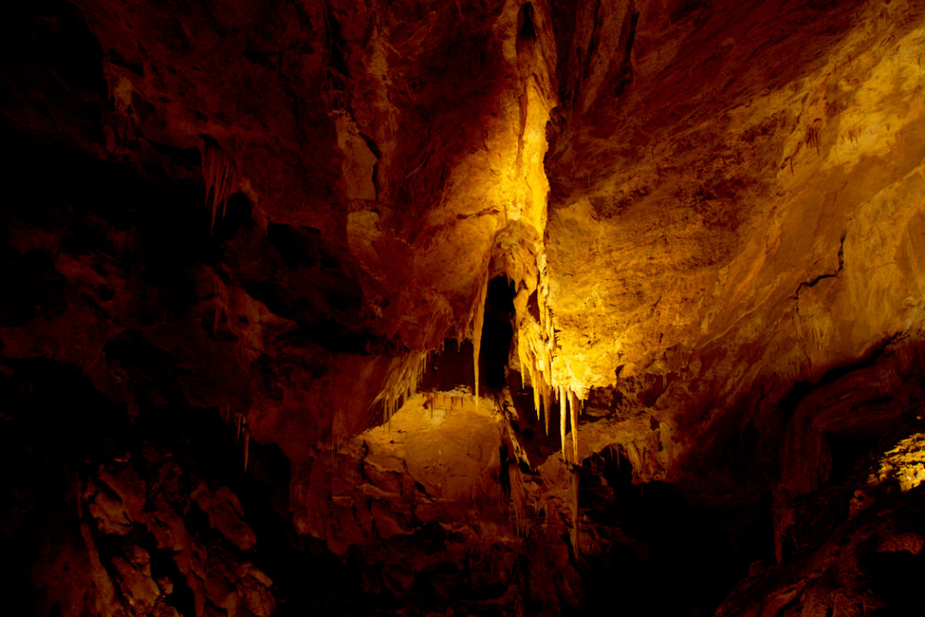 Formaciones minerales del interior de la cueva de Arrikrutz, en Gipuzkoa. 