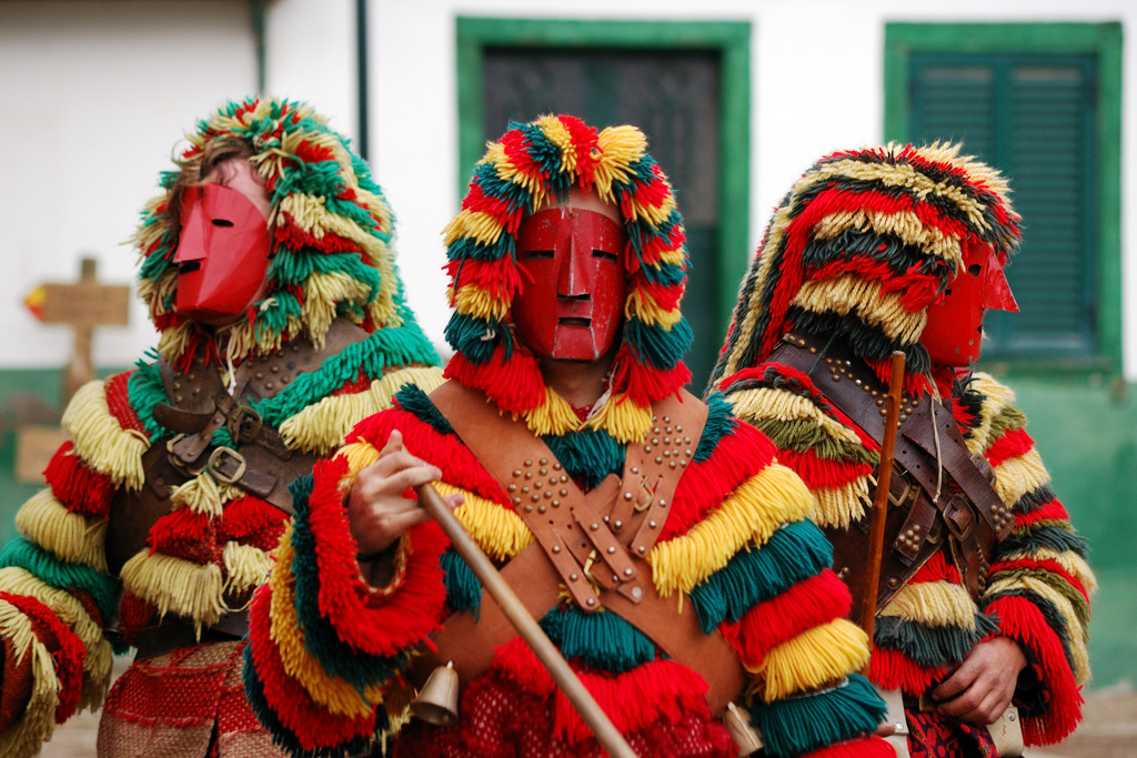 Caretos de Podence, la máscara ibérica o el carnaval tradicional de Portugal. cc-by-sa Rosino https://www.flickr.com/photos/rosino/with/2260450343/