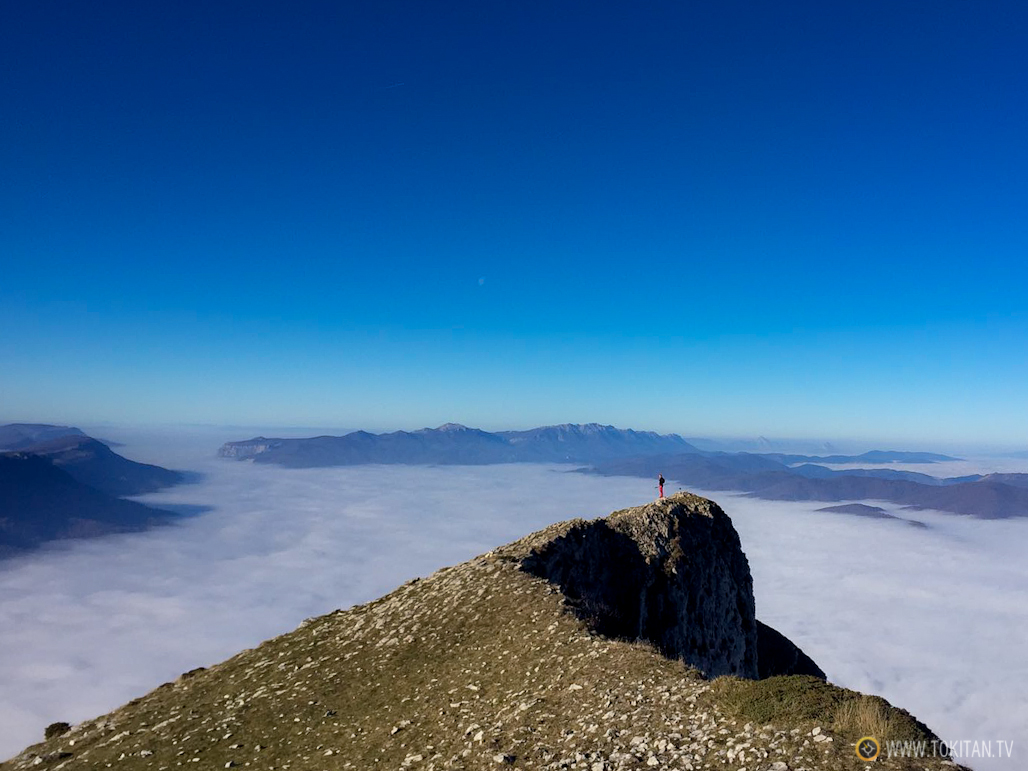 Mar de nuves sobre el valle de Sakana, en navarra, desde la cima de Ihurbain en una foto de Urko. 